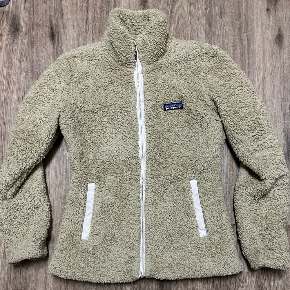 Patagonia women’s Sherpa jacket…size Small
